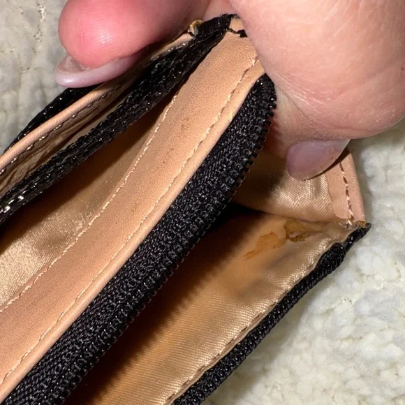 GUESS- Black and Tan Women's Card Holder - Picture 8 of 17